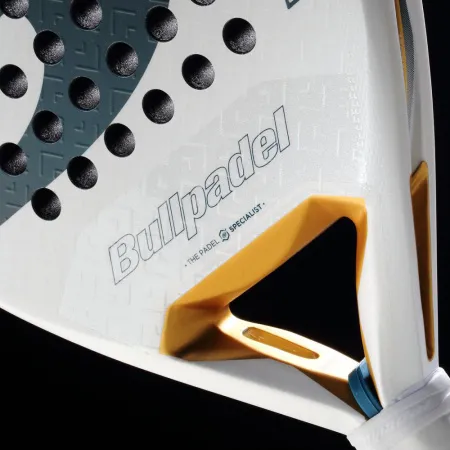Ракетка для падела BULLPADEL Pearl 26, 493804, для профессионалов, карбон, бело-серый за 35&nbsp;929.50 ₽ купить в Уфе